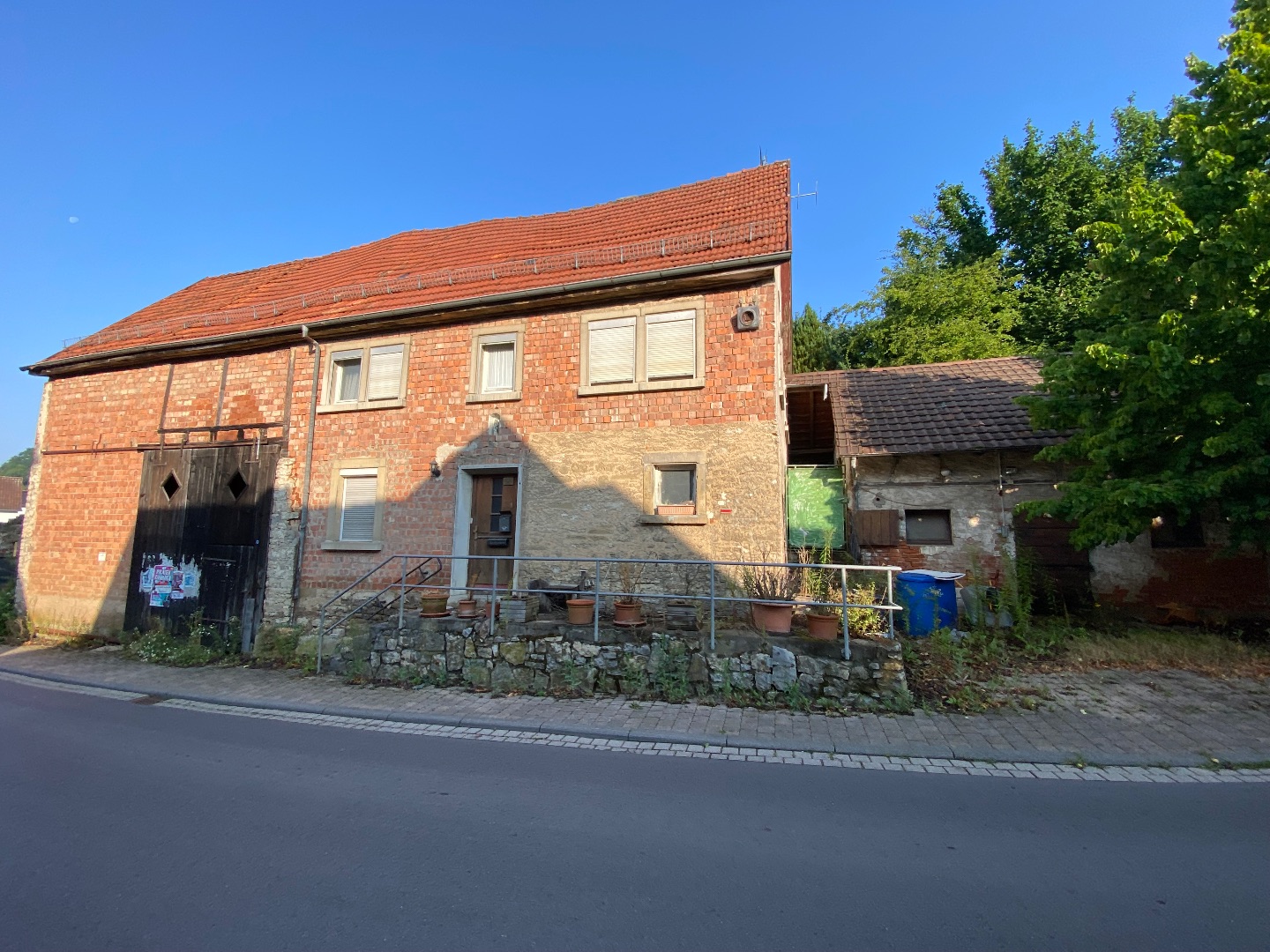 Straßenansicht